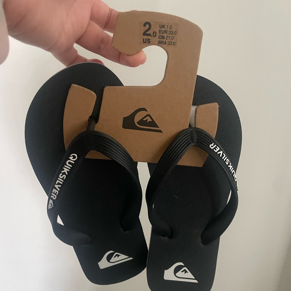 Quicksilver Sandals Black 🩴 Size 2 kids